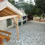 Robinson House In With Sea View, Terrace 4452-1 Hébergement de vacances Okrug Gornji